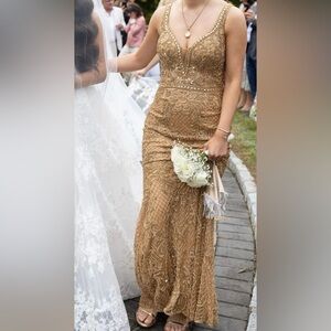 Maid of honor/wedding guest